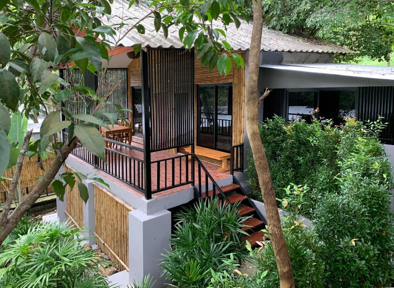 West Coast Beach Resort Koh Phangan Exteriör bild