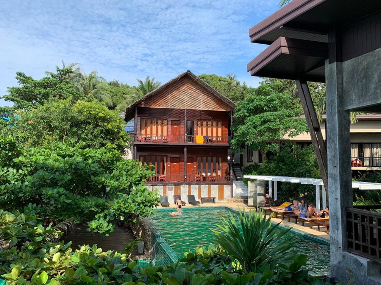 West Coast Beach Resort Koh Phangan Exteriör bild